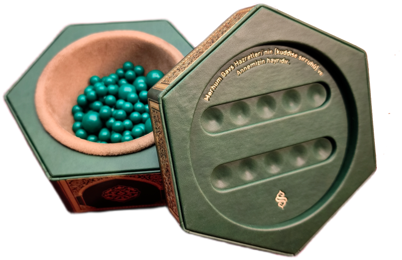 Inner lid of the hexagonal box with bead-counting recesses