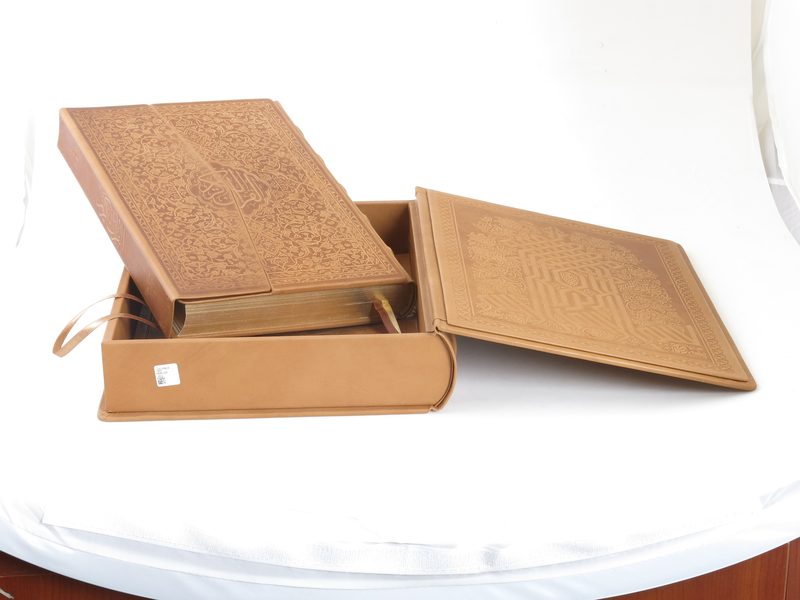 Tan leather clamshell traycase, open